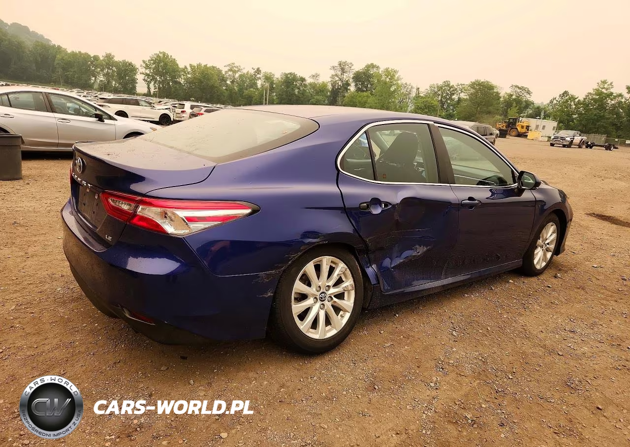 2018 Toyota Camry Le VIN:4T1B11HK2JU528520 - 3