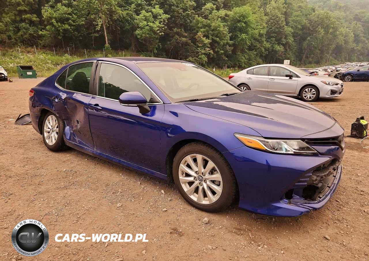 2018 Toyota Camry Le VIN:4T1B11HK2JU528520 - 4