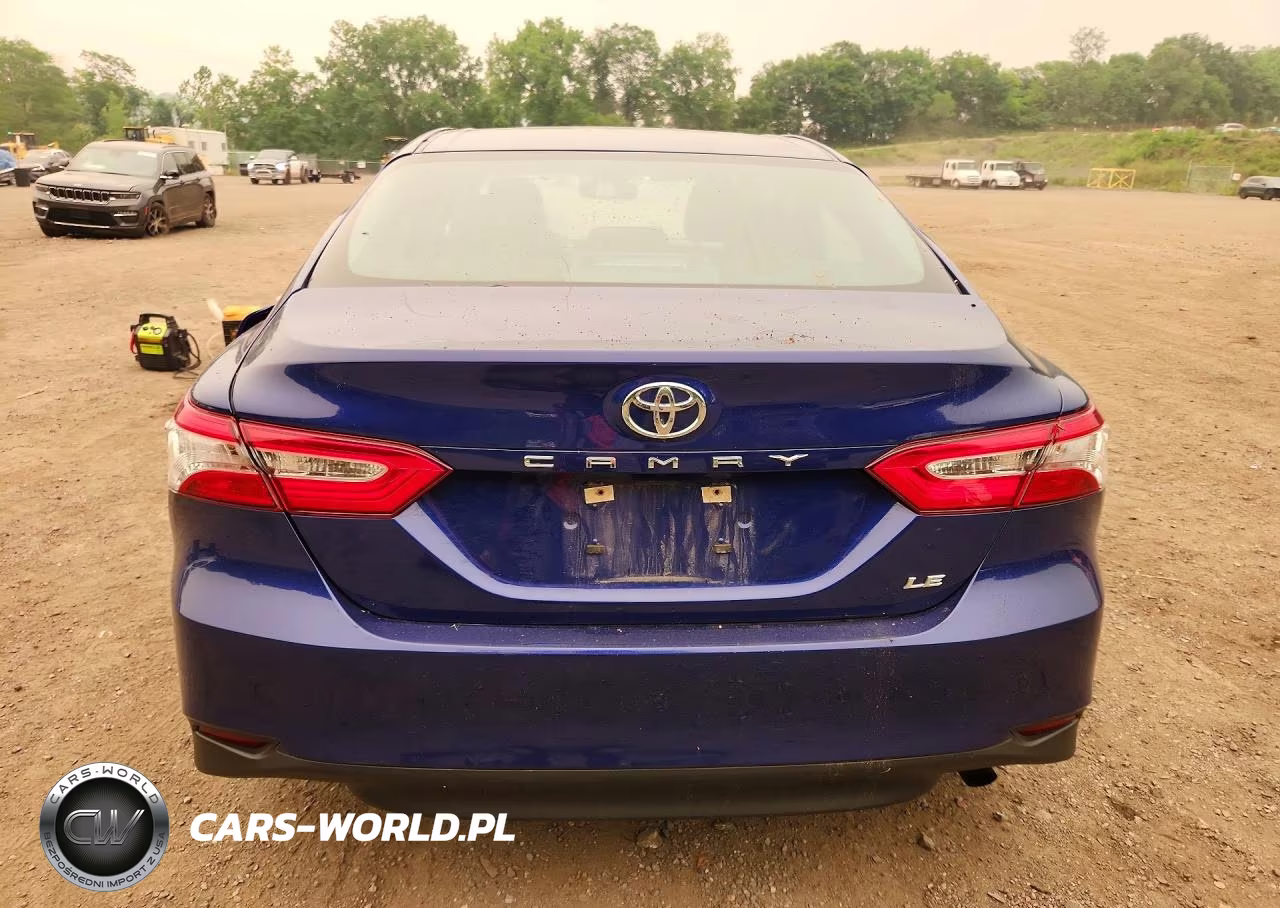 2018 Toyota Camry Le VIN:4T1B11HK2JU528520 - 6
