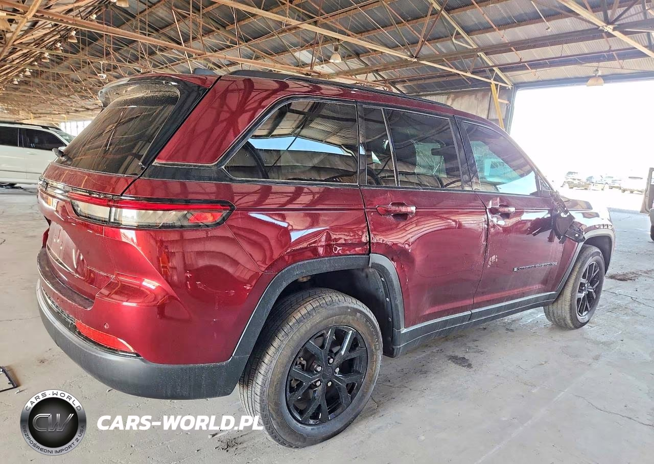 2025 Jeep Grand Cherokee Laredo VIN:1C4RJHAGXSC273561 - 3