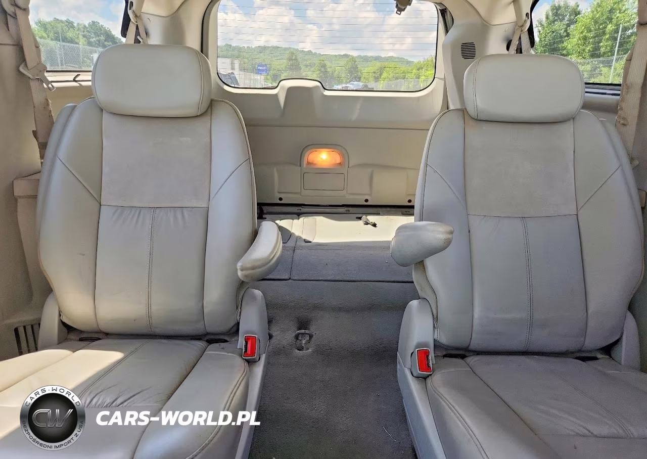 2009 Chrysler Town & Country Limited VIN:2A8HR64X49R590895 - 10