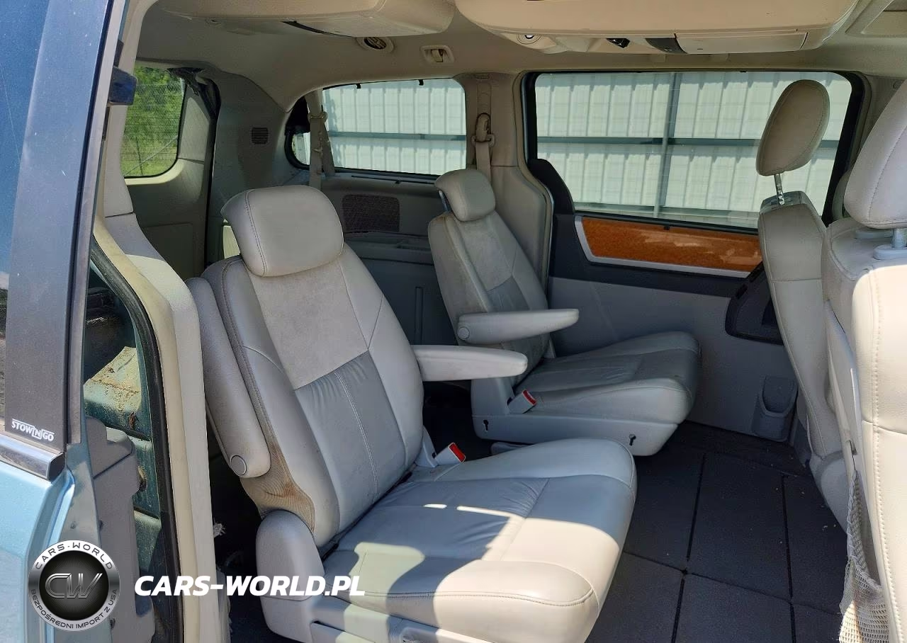 2009 Chrysler Town & Country Limited VIN:2A8HR64X49R590895 - 11