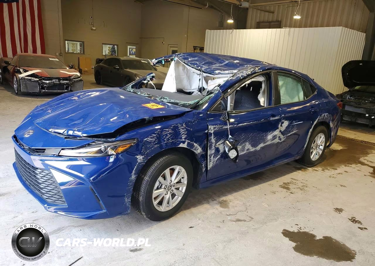 2025 Toyota Camry Le – zdjęcie 1 z 12