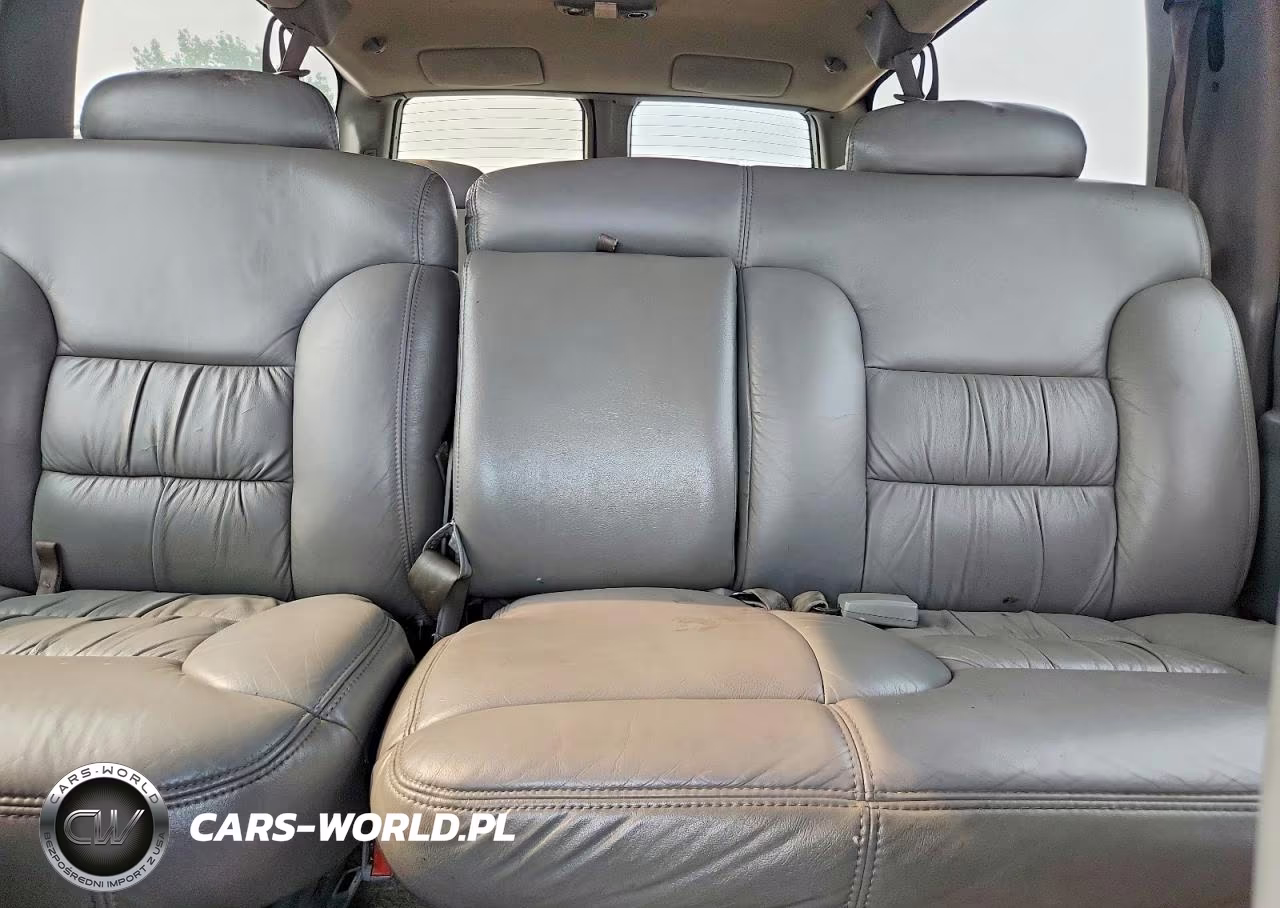 1999 Chevrolet Suburban C1500 VIN:3GNEC16R3XG143255 - 10