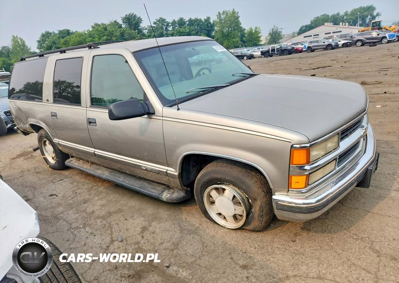 1999 Chevrolet Suburban C1500 VIN:3GNEC16R3XG143255 - 4