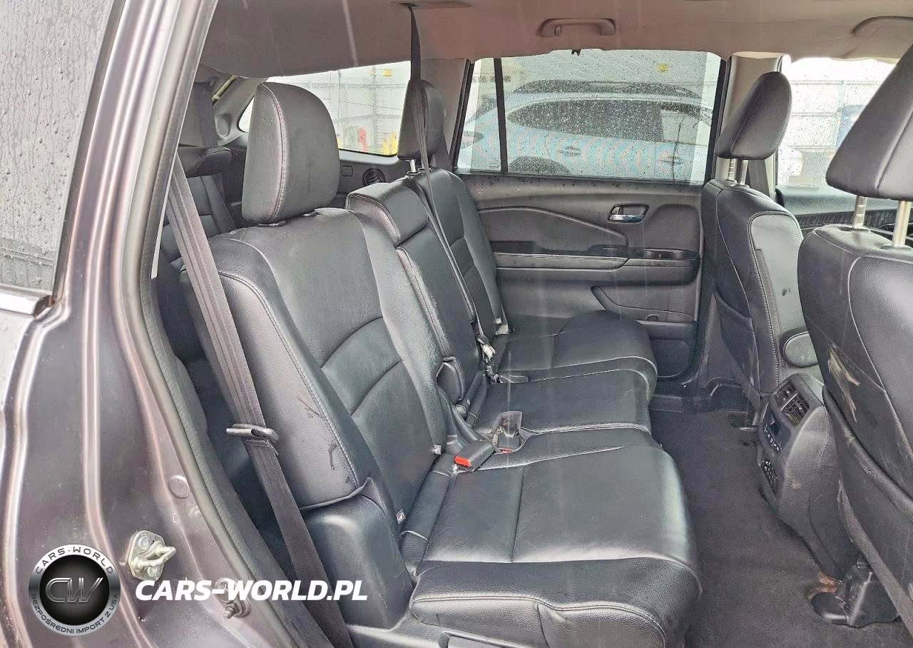 2018 Honda Pilot Touring VIN:5FNYF6H93JB037781 - 11