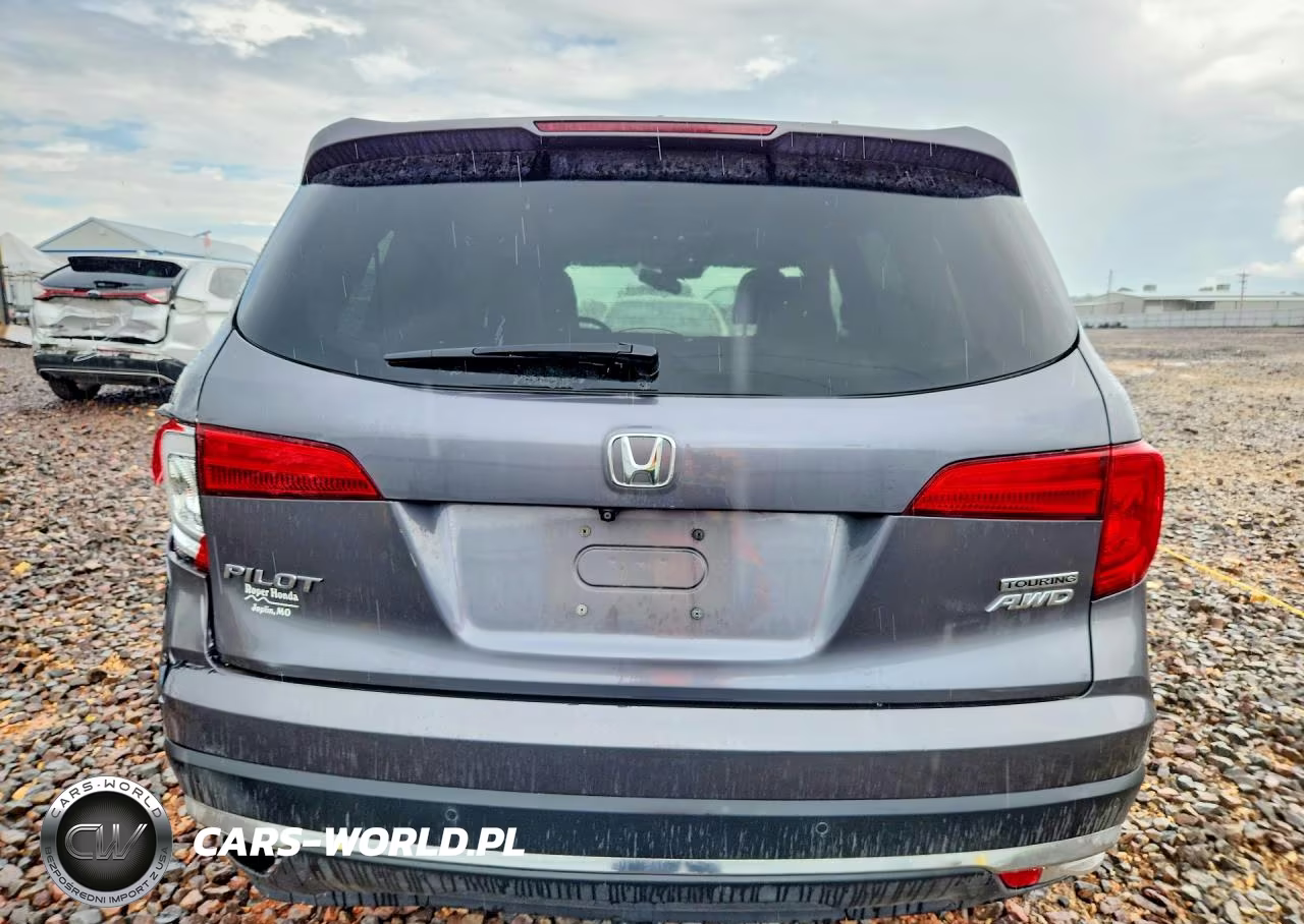 2018 Honda Pilot Touring VIN:5FNYF6H93JB037781 - 6