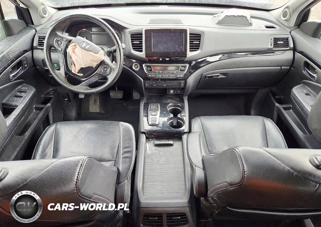2018 Honda Pilot Touring VIN:5FNYF6H93JB037781 - 8