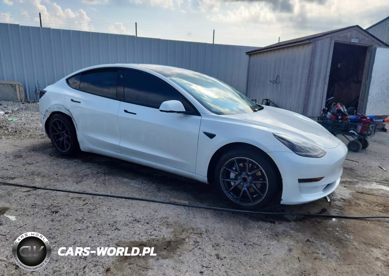 2023 Tesla Model 3 VIN:5YJ3E1EA7PF588058 - 4