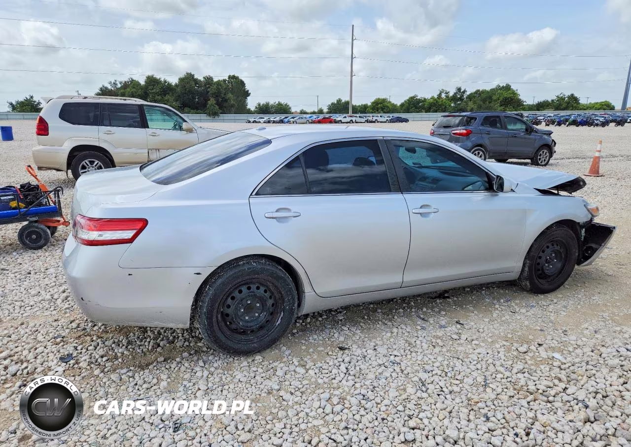 2010 Toyota Camry Le VIN:4T1BF3EK2AU047023 - 3
