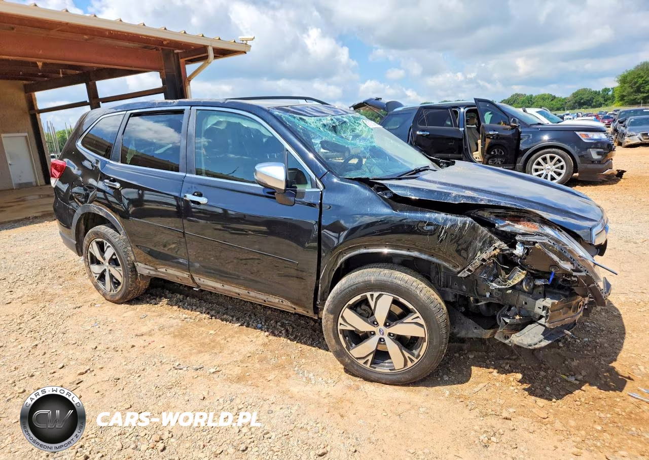 2019 Subaru Forester Touring VIN:JF2SKAWC6KH407269 - 4