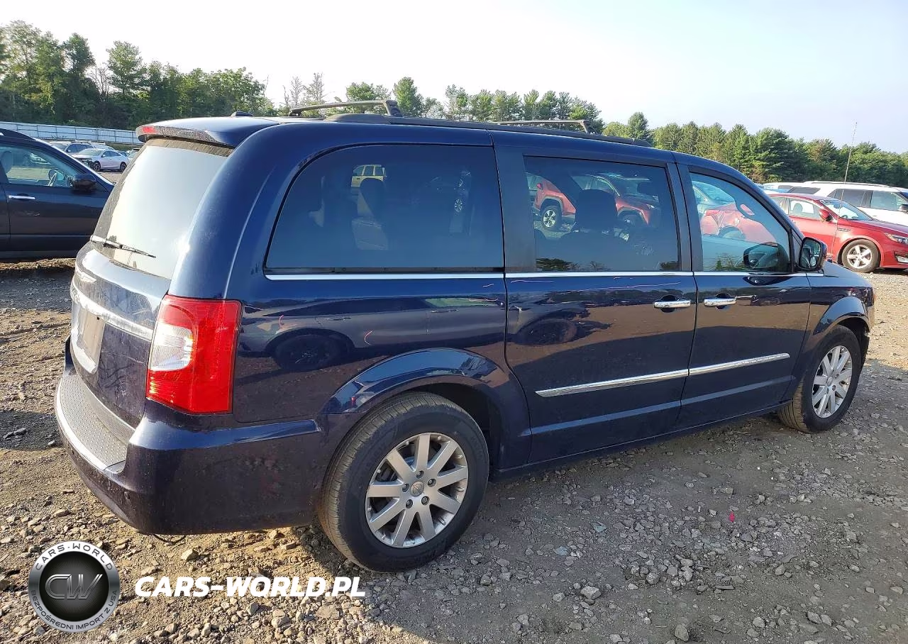 2016 Chrysler Town & Country Touring VIN:2C4RC1BG1GR112515 - 3