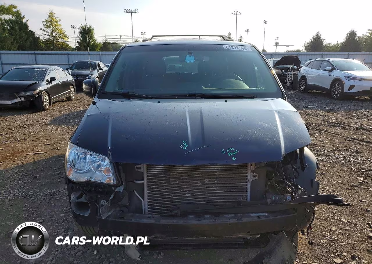 2016 Chrysler Town & Country Touring VIN:2C4RC1BG1GR112515 - 5