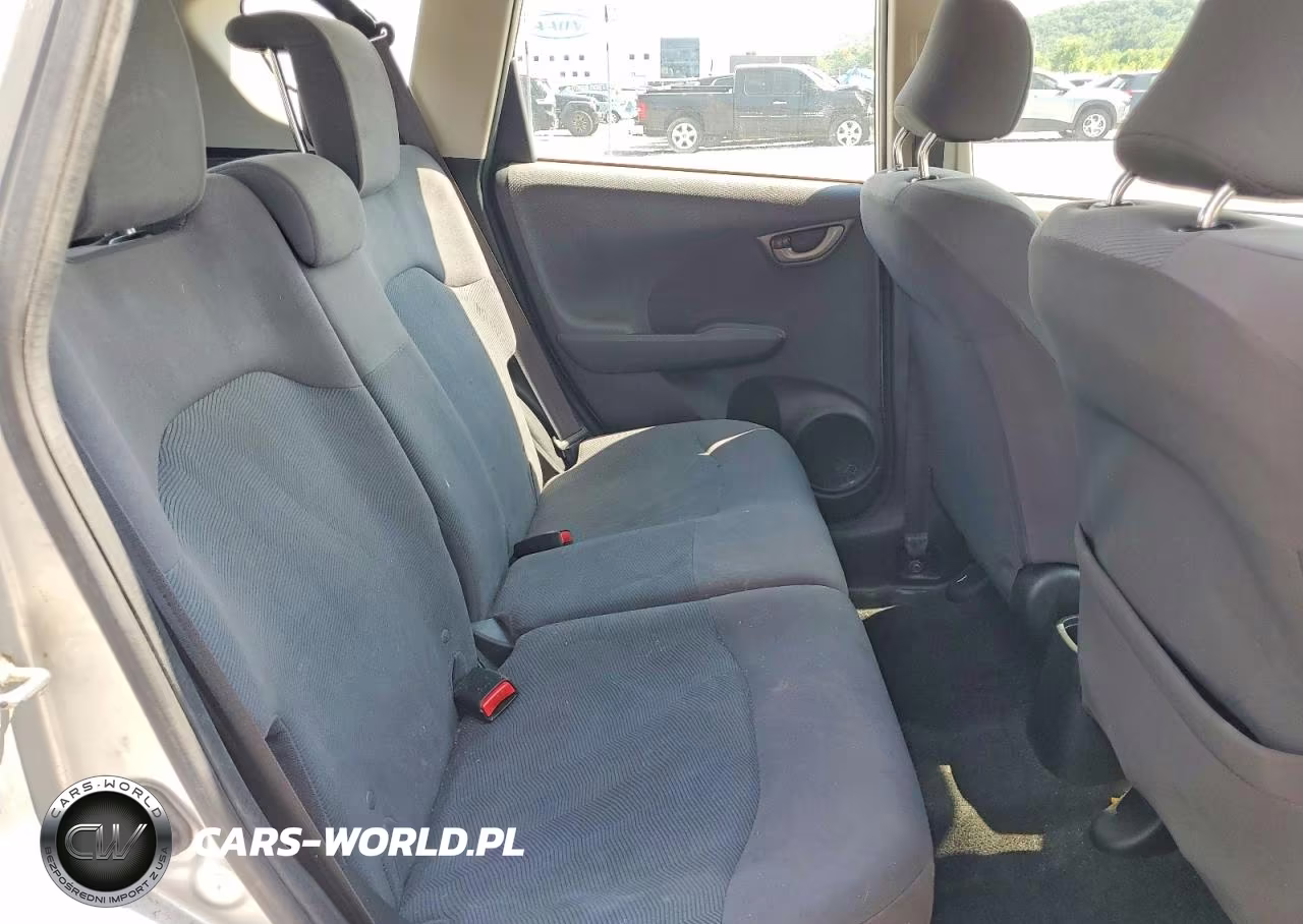 2013 Honda Fit VIN:JHMGE8H3XDC044927 - 10