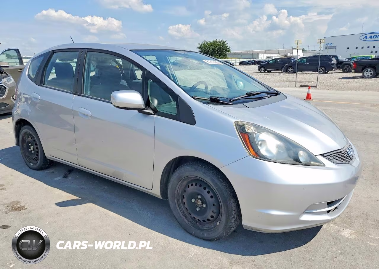 2013 Honda Fit VIN:JHMGE8H3XDC044927 - 4