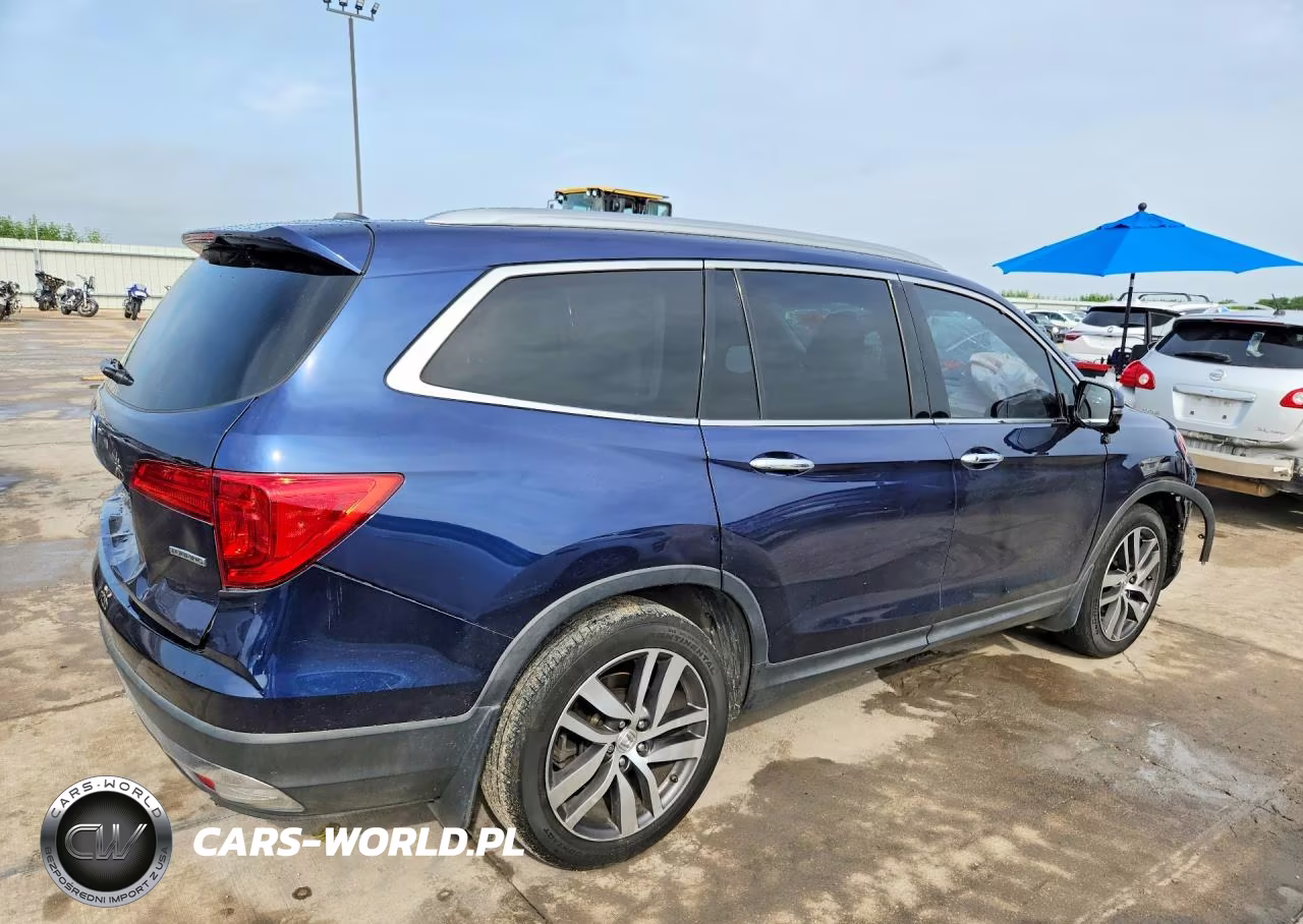 2017 Honda Pilot Touring VIN:5FNYF5H96HB015150 - 3