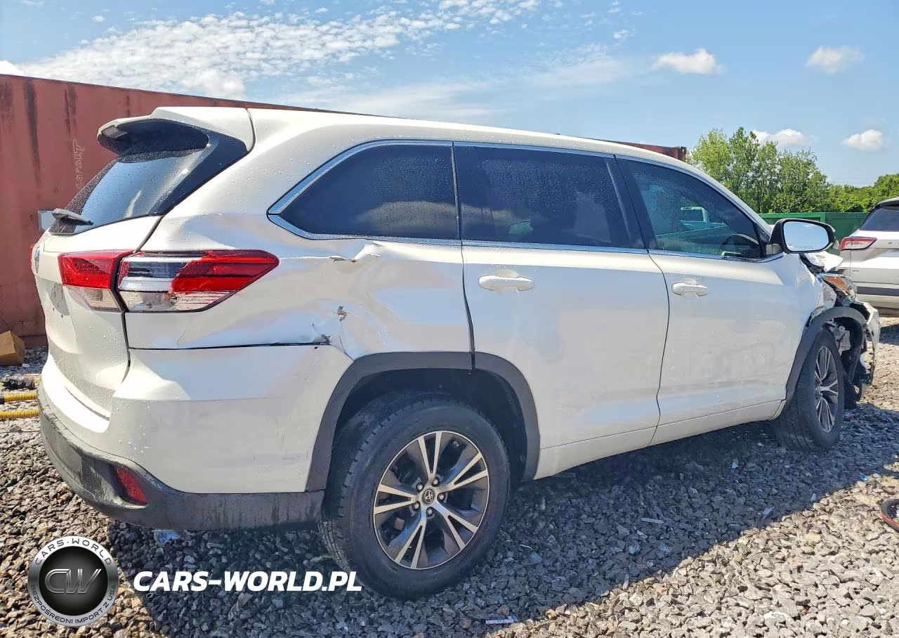 2017 Toyota Highlander Le VIN:5TDZARFHXHS031366 - 3