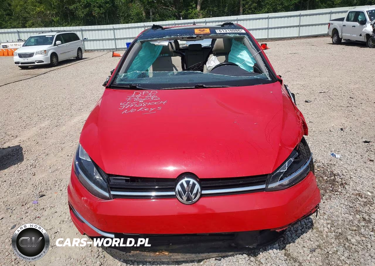 2018 Volkswagen Golf S VIN:3VWG17AU5JM281004 - 5