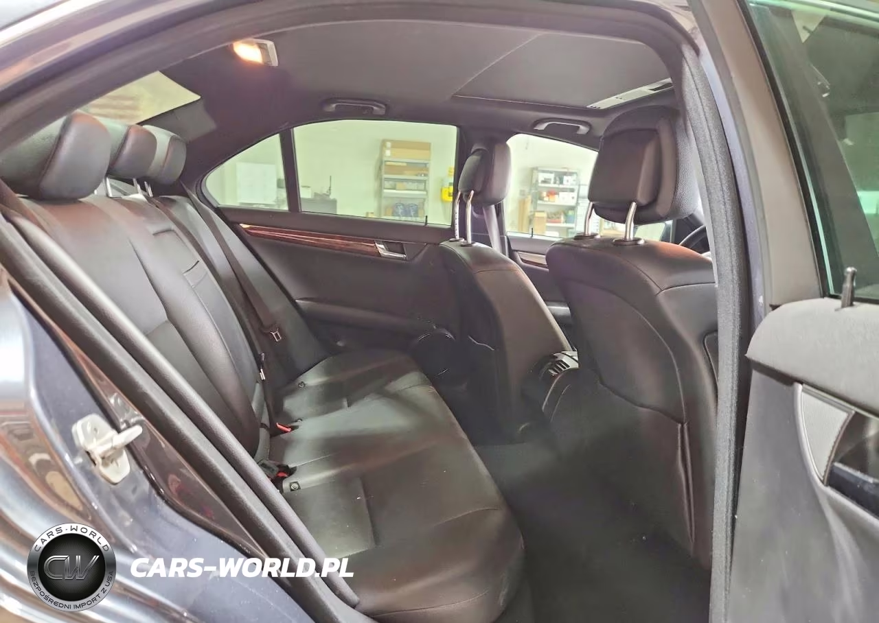 2010 Mercedes-Benz C 300 4Matic VIN:WDDGF8BB7AF401673 - 10