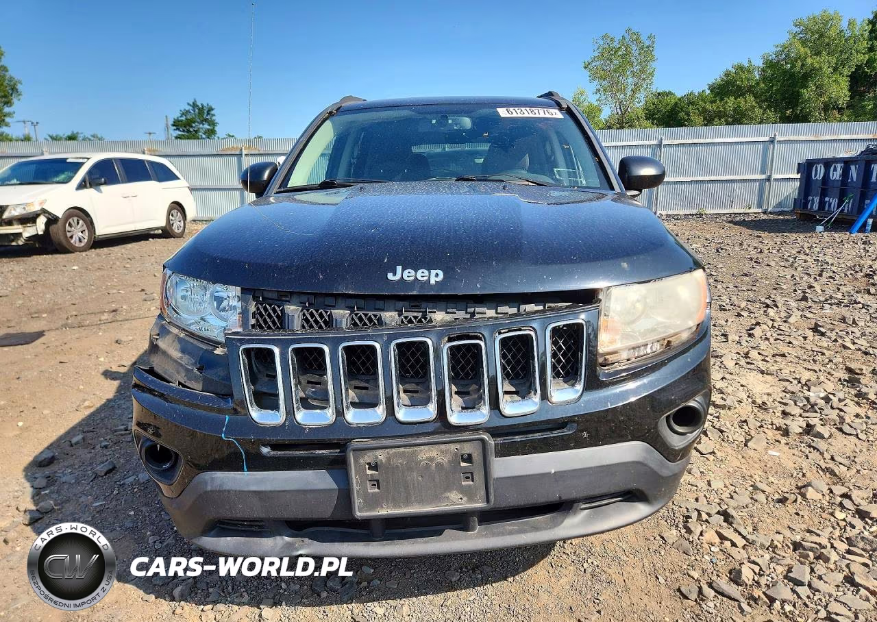 2012 Jeep Compass Latitude VIN:1C4NJDEB9CD676593 - 5