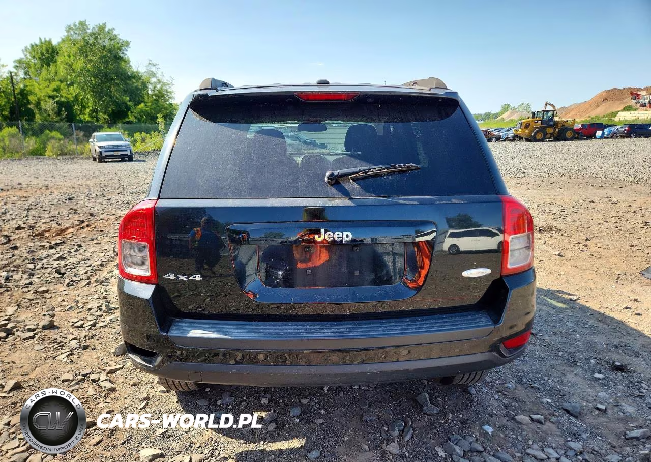 2012 Jeep Compass Latitude VIN:1C4NJDEB9CD676593 - 6