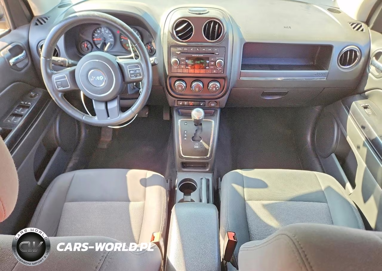 2012 Jeep Compass Latitude VIN:1C4NJDEB9CD676593 - 8