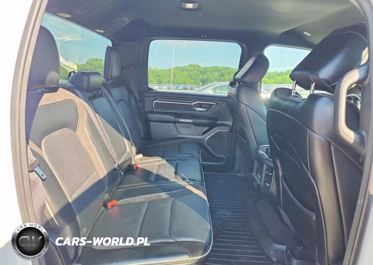2024 Ram 1500 Laramie VIN:1C6RREJT7RN205115 - 10