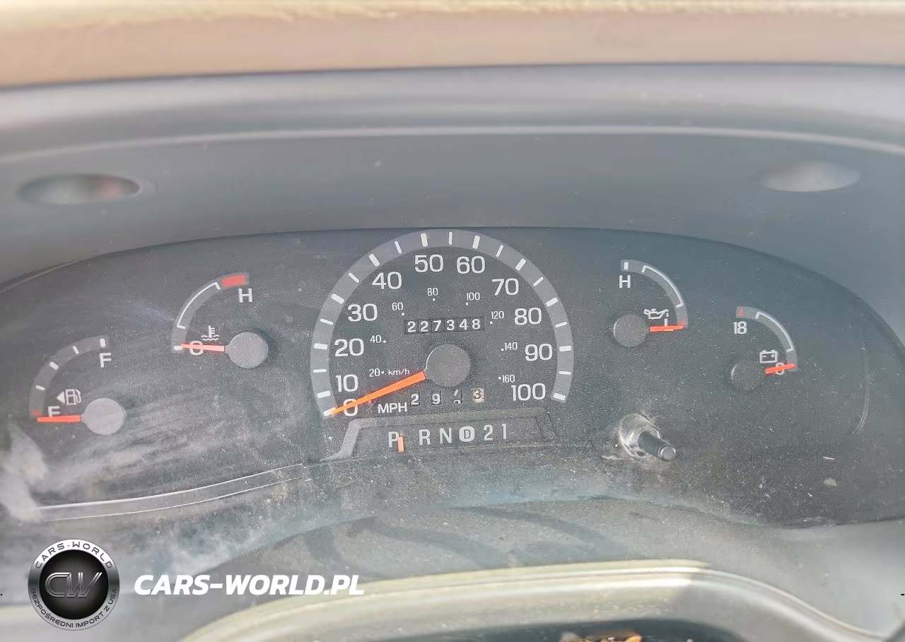 2003 Ford Econoline E150 Van VIN:1FDRE14W53HB90439 - 9
