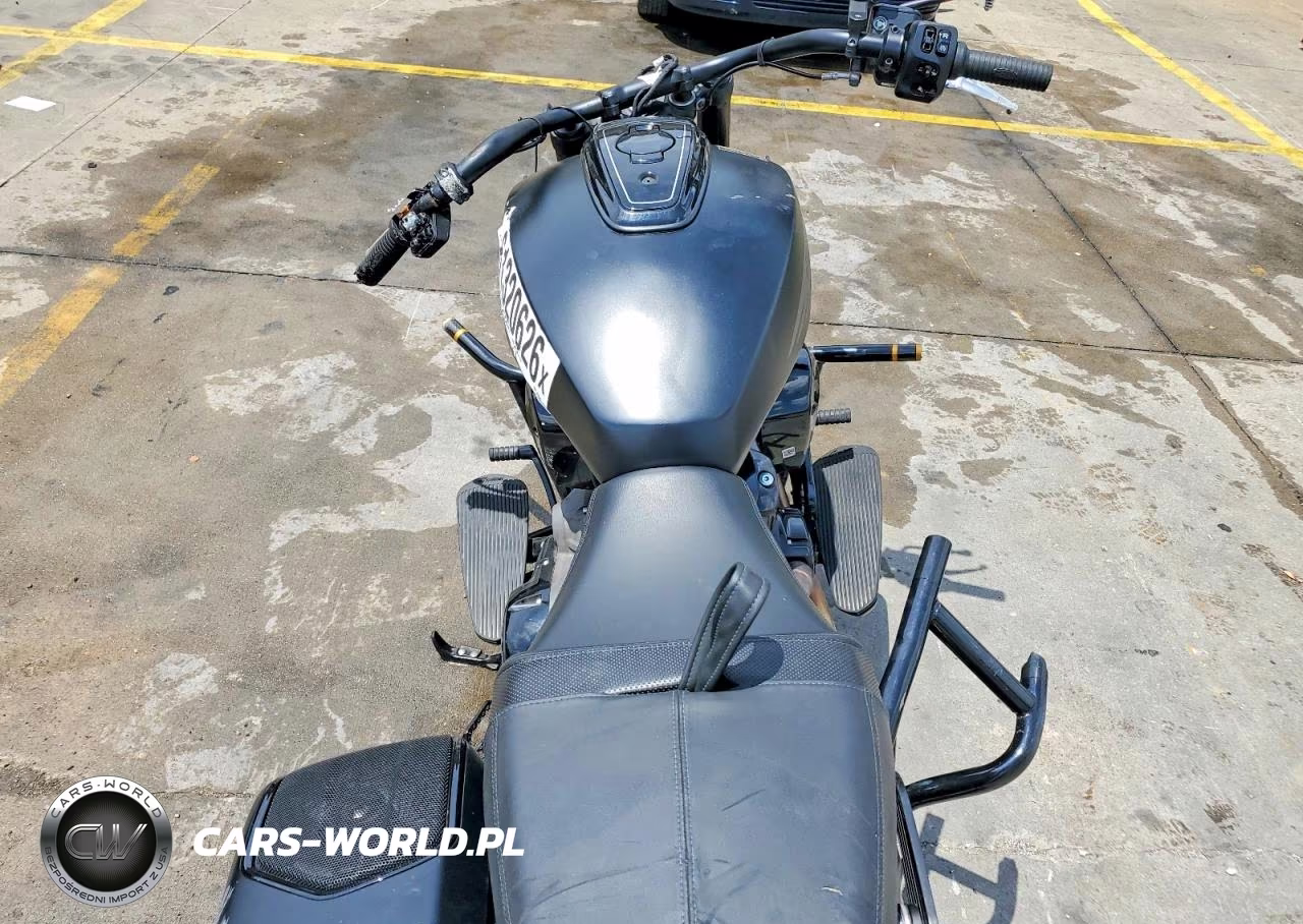 2024 Indian Motorcycle Co. Challenger Darkhorse W-Powerband Audio VIN:56KLCKRR1R3424682 - 6