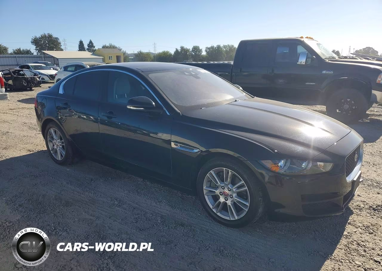 2017 Jaguar Xe VIN:SAJAR4BG6HA976593 - 4