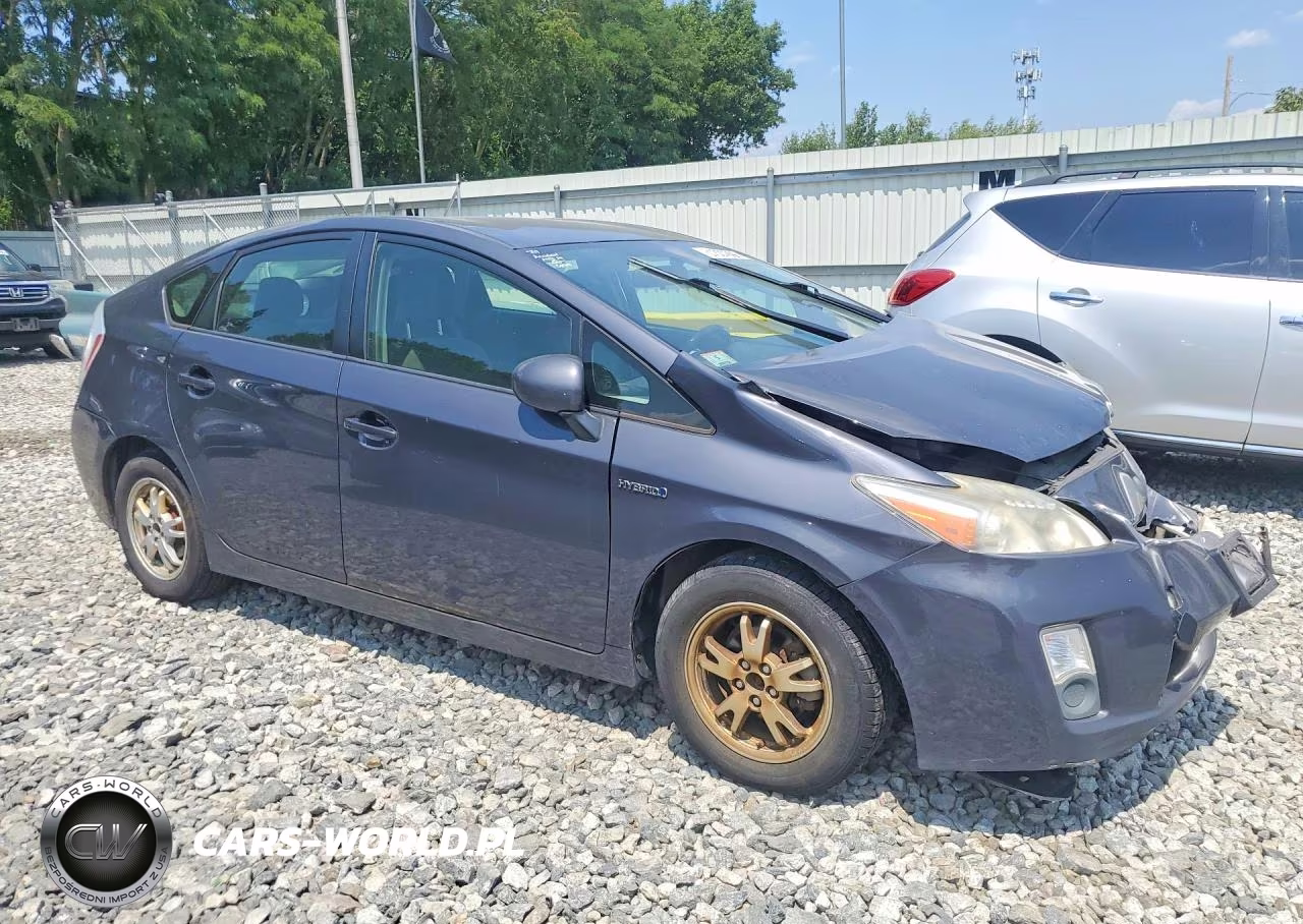 2011 Toyota Prius Two VIN:JTDKN3DU9B1381126 - 4