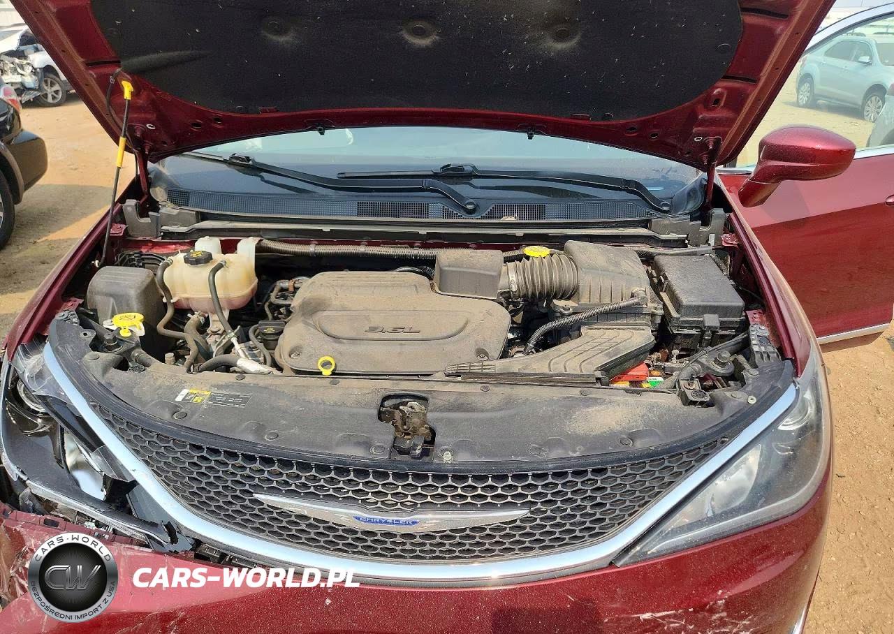 2019 Chrysler Pacifica Touring L VIN:2C4RC1BG8KR644756 - 11