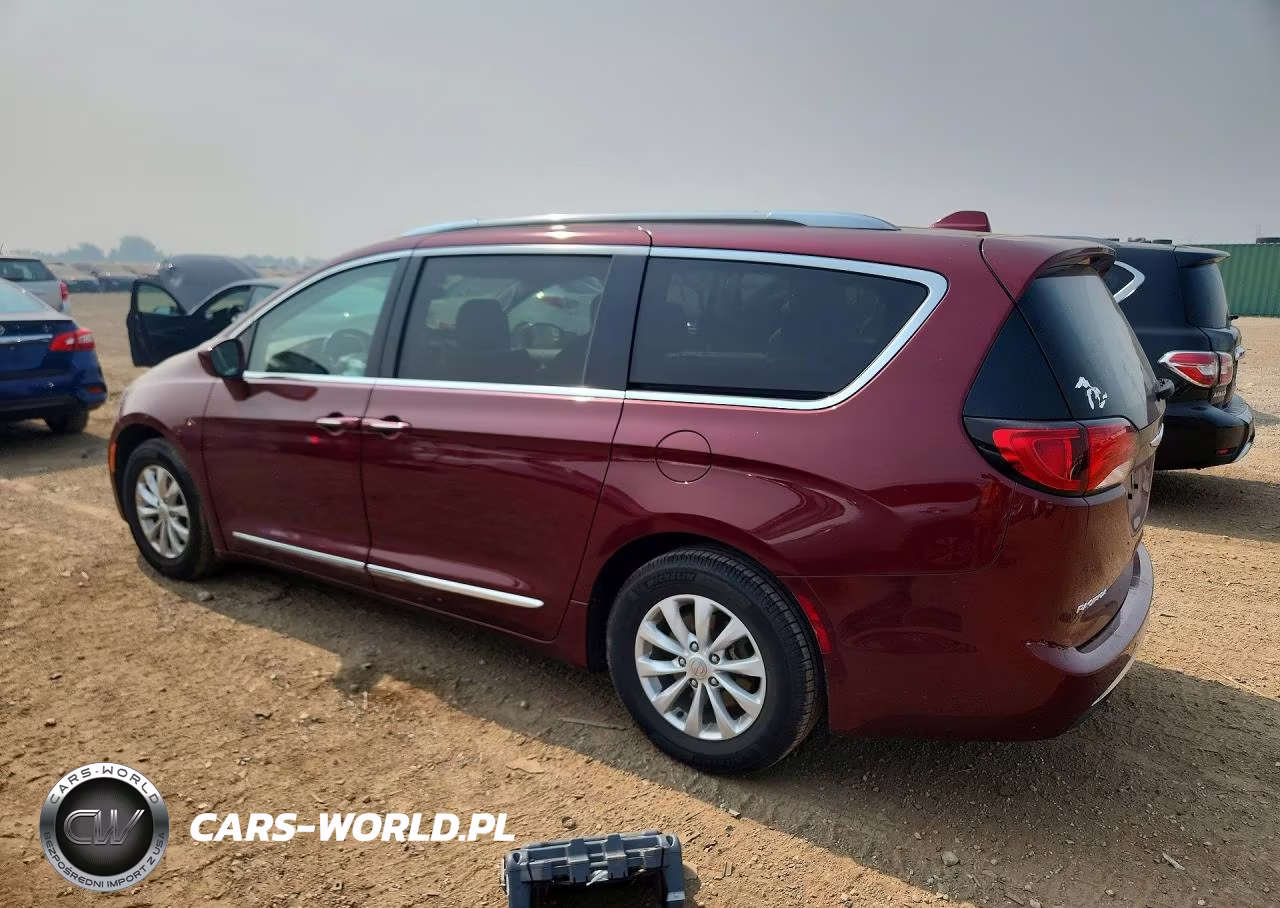 2019 Chrysler Pacifica Touring L VIN:2C4RC1BG8KR644756 - 2