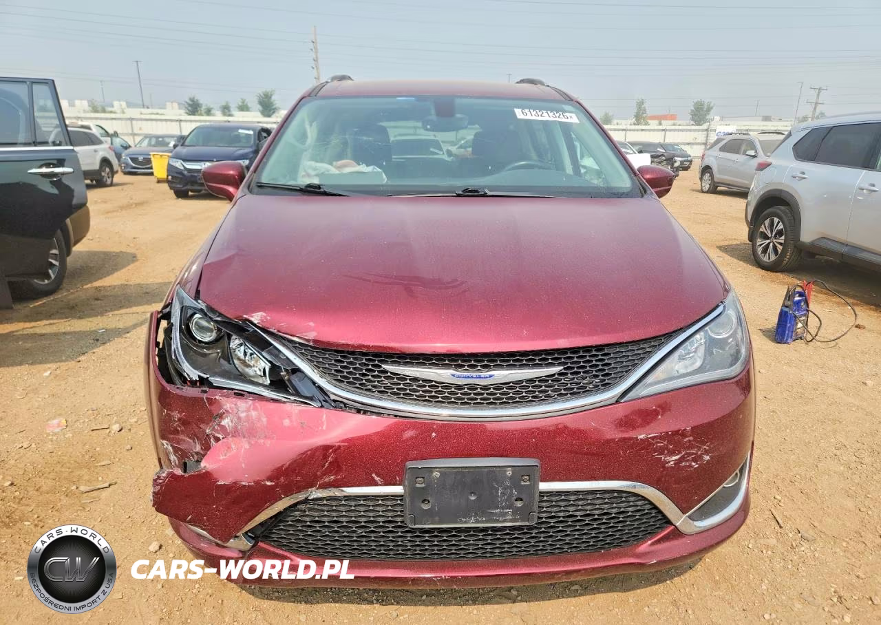 2019 Chrysler Pacifica Touring L VIN:2C4RC1BG8KR644756 - 5