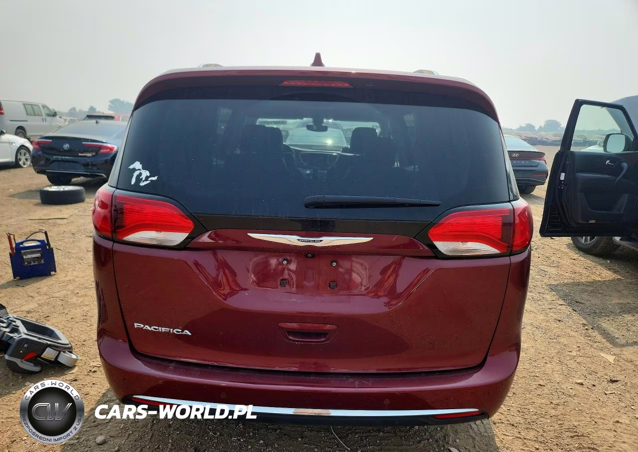 2019 Chrysler Pacifica Touring L VIN:2C4RC1BG8KR644756 - 6