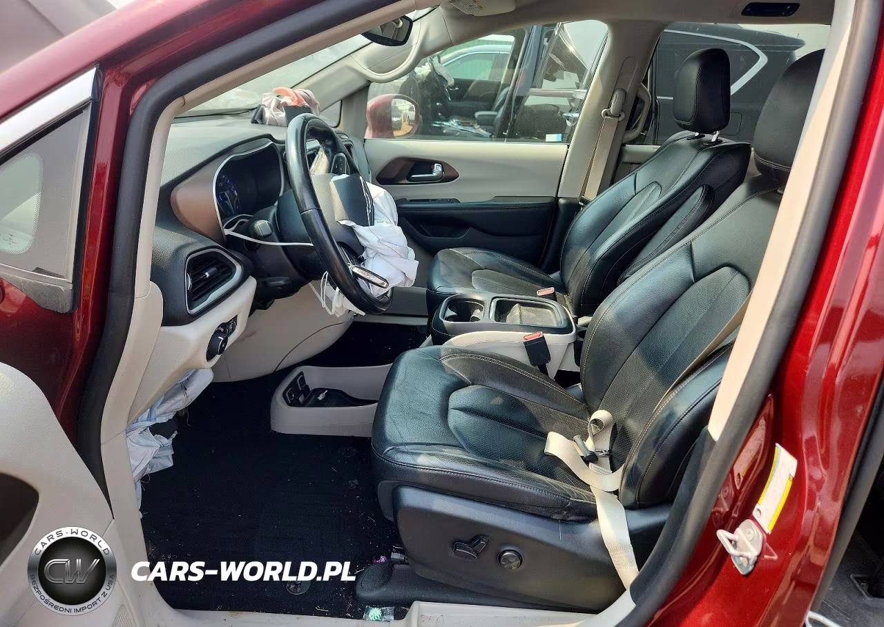 2019 Chrysler Pacifica Touring L VIN:2C4RC1BG8KR644756 - 7