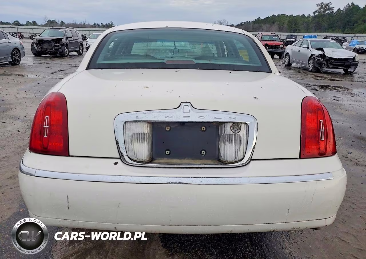1999 Lincoln Town Car VIN:1LNHM82W7XY614042 - 6