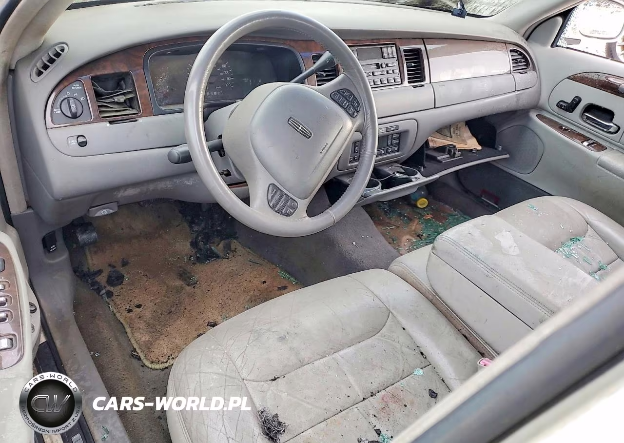 1999 Lincoln Town Car VIN:1LNHM82W7XY614042 - 8