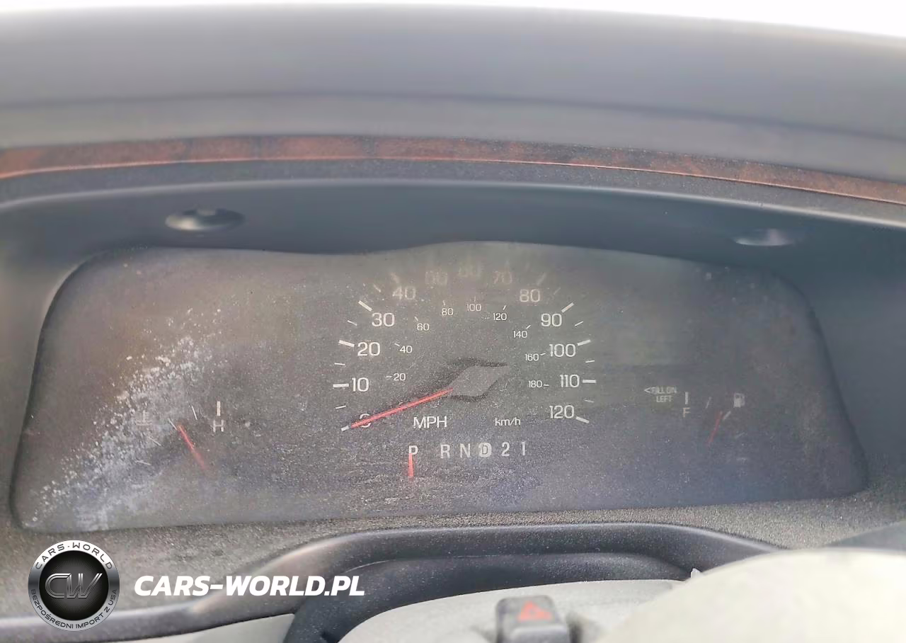 1999 Lincoln Town Car VIN:1LNHM82W7XY614042 - 9