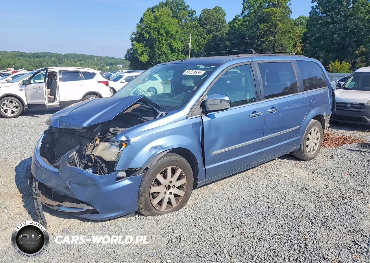 2011 Chrysler Town & Country Touring L