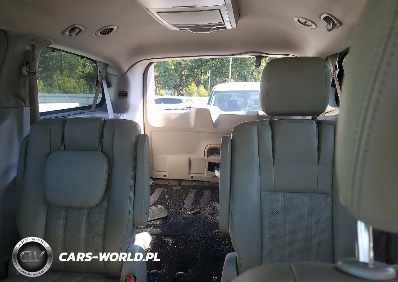 2011 Chrysler Town & Country Touring L VIN:2A4RR8DG4BR706166 - 10