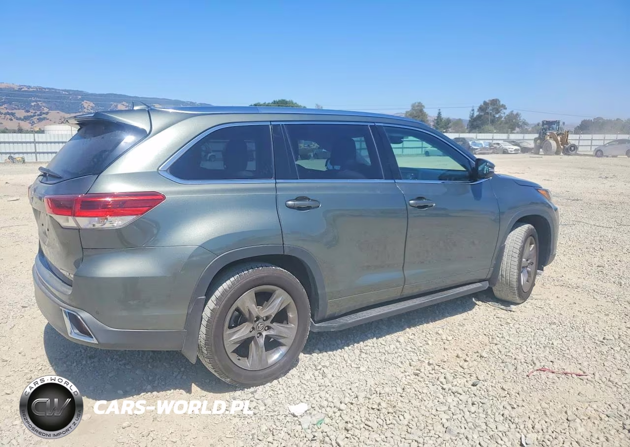2018 Toyota Highlander VIN:5TDDZRFH2JS862580 - 3