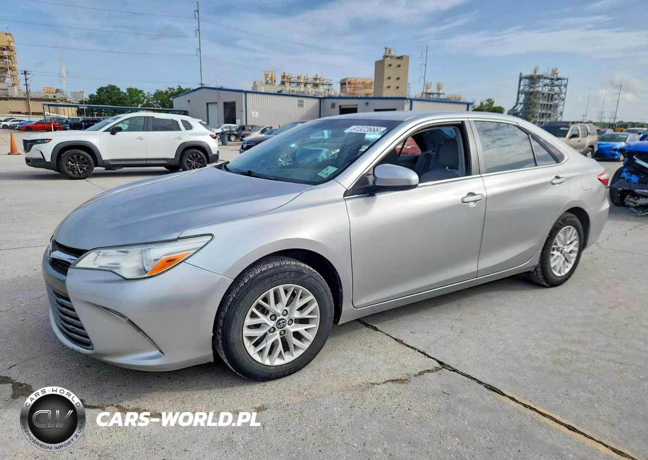 2016 Toyota Camry Le – zdjęcie 1 z 12