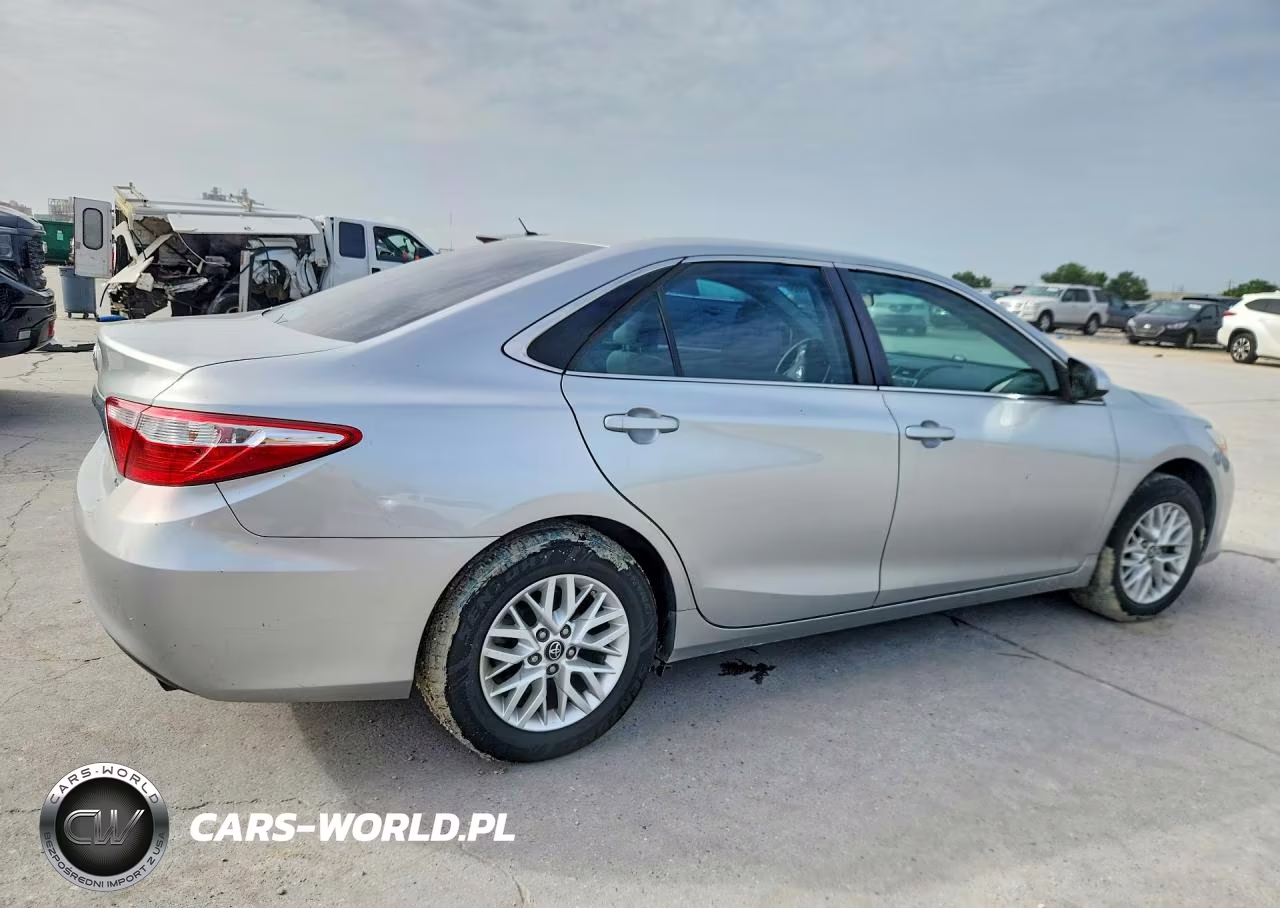 2016 Toyota Camry Le VIN:4T4BF1FK9GR573974 - 3