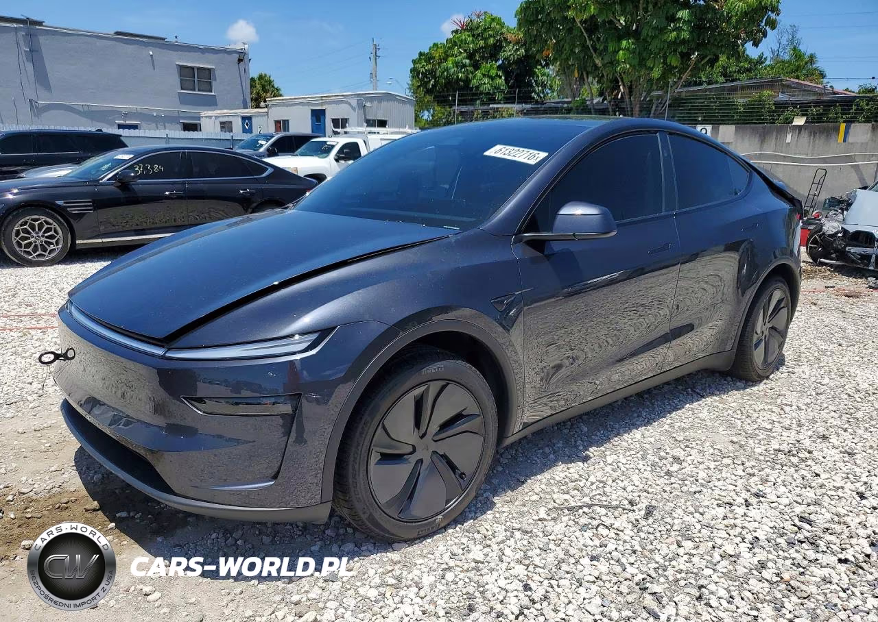 2026 Tesla Model Y – zdjęcie 1 z 12