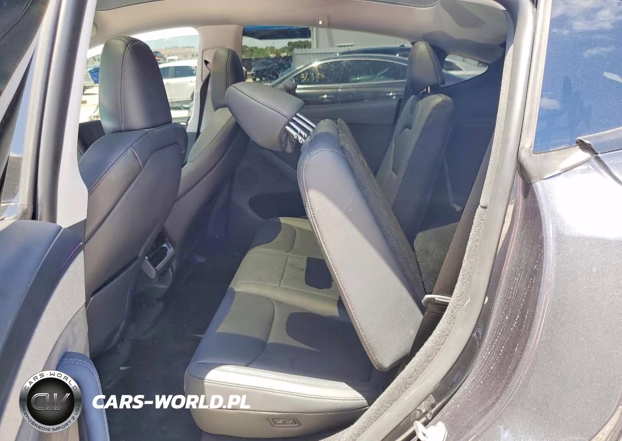 2026 Tesla Model Y VIN:7SAYGDEDXTA462380 - 10