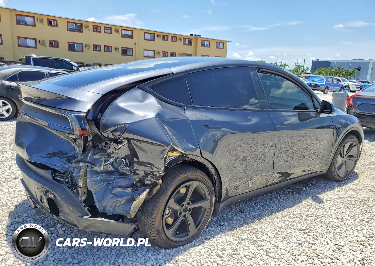 2026 Tesla Model Y VIN:7SAYGDEDXTA462380 - 3
