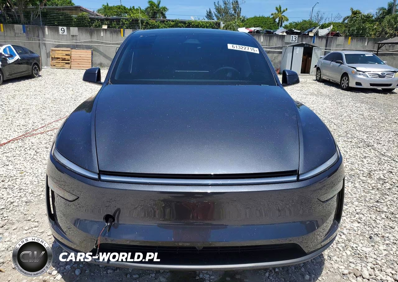 2026 Tesla Model Y VIN:7SAYGDEDXTA462380 - 5