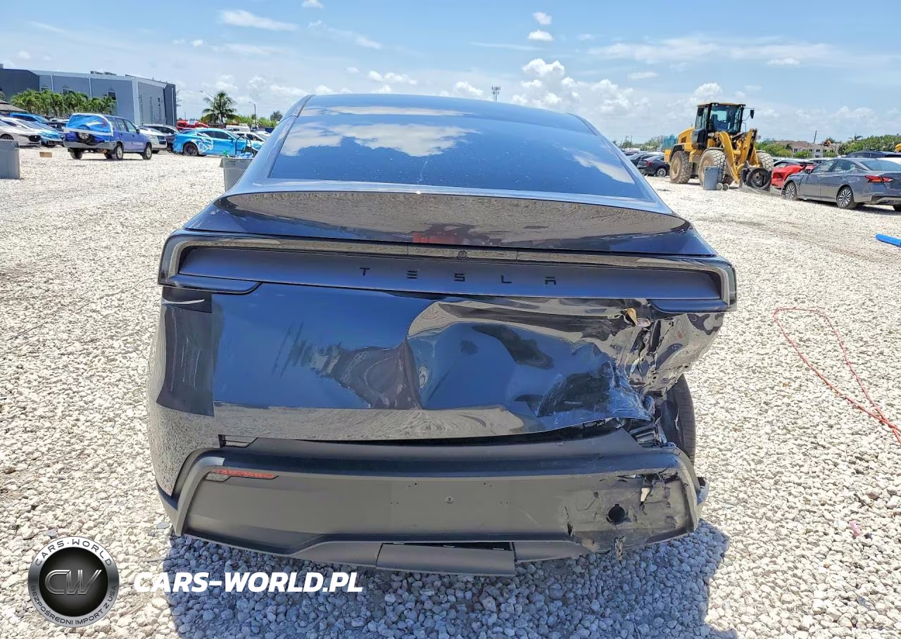 2026 Tesla Model Y VIN:7SAYGDEDXTA462380 - 6