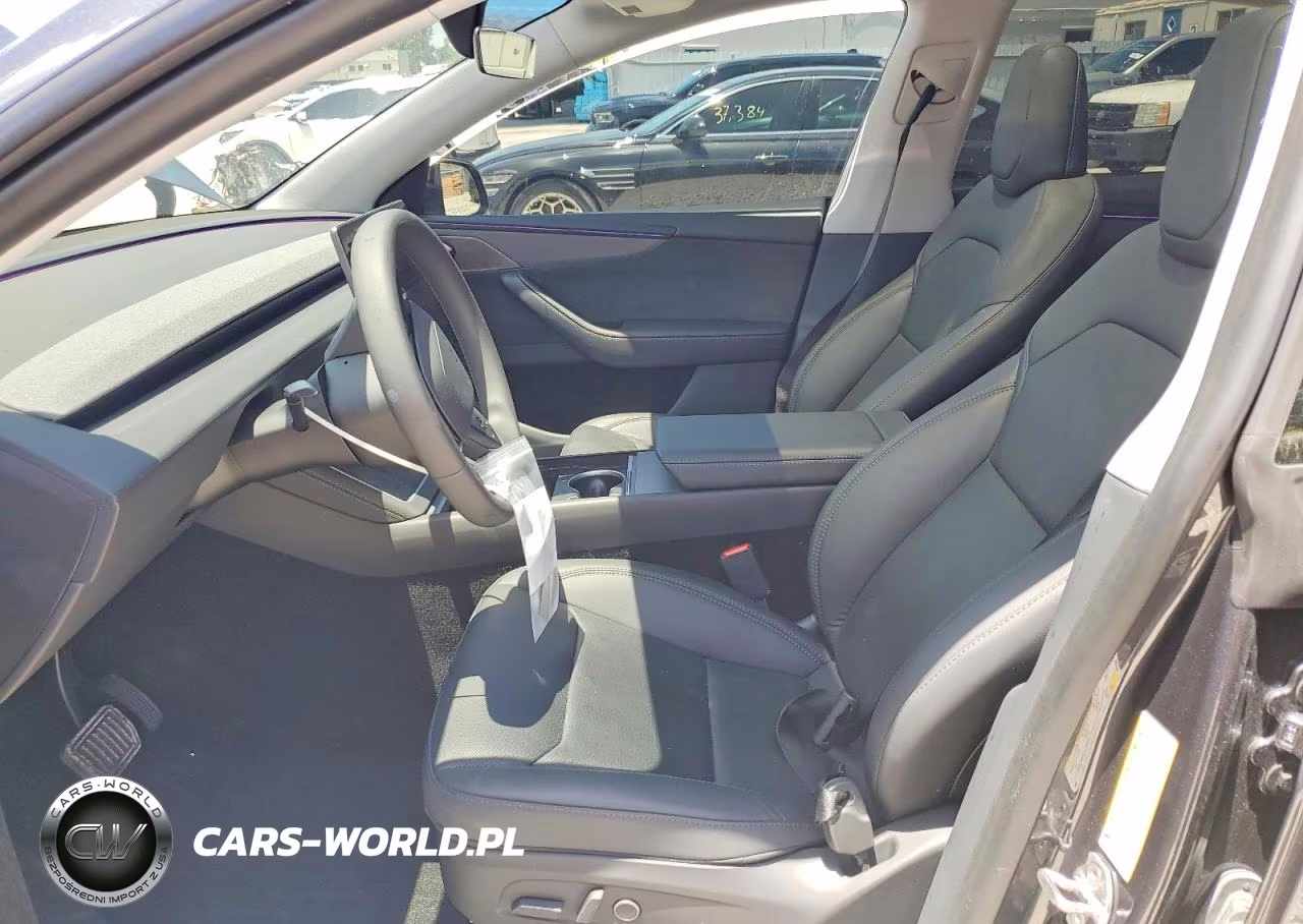 2026 Tesla Model Y VIN:7SAYGDEDXTA462380 - 7